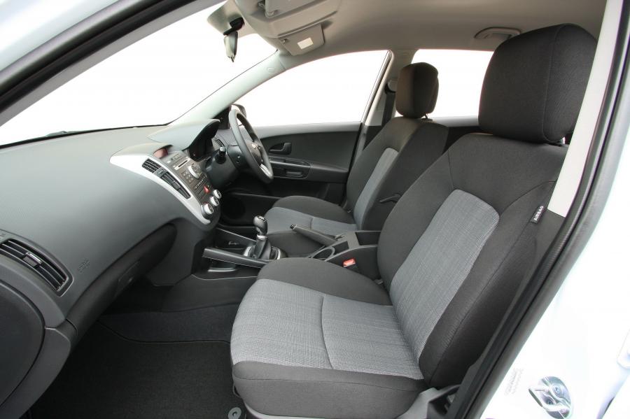  Kia cee&rsquo;d 2009 года  (фото 44 из 98)